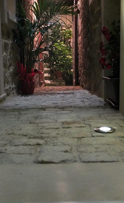 Notti O' Tunn Luxury Rooms In Centro Geraci Siculo Exterior foto